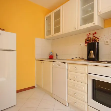 Apartment Family Friendly With A Swimming Pool Veprinac, Opatija - 3442